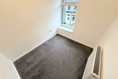 house - terraced for rent fox street