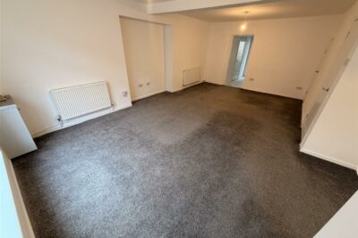 house - terraced for rent fox street