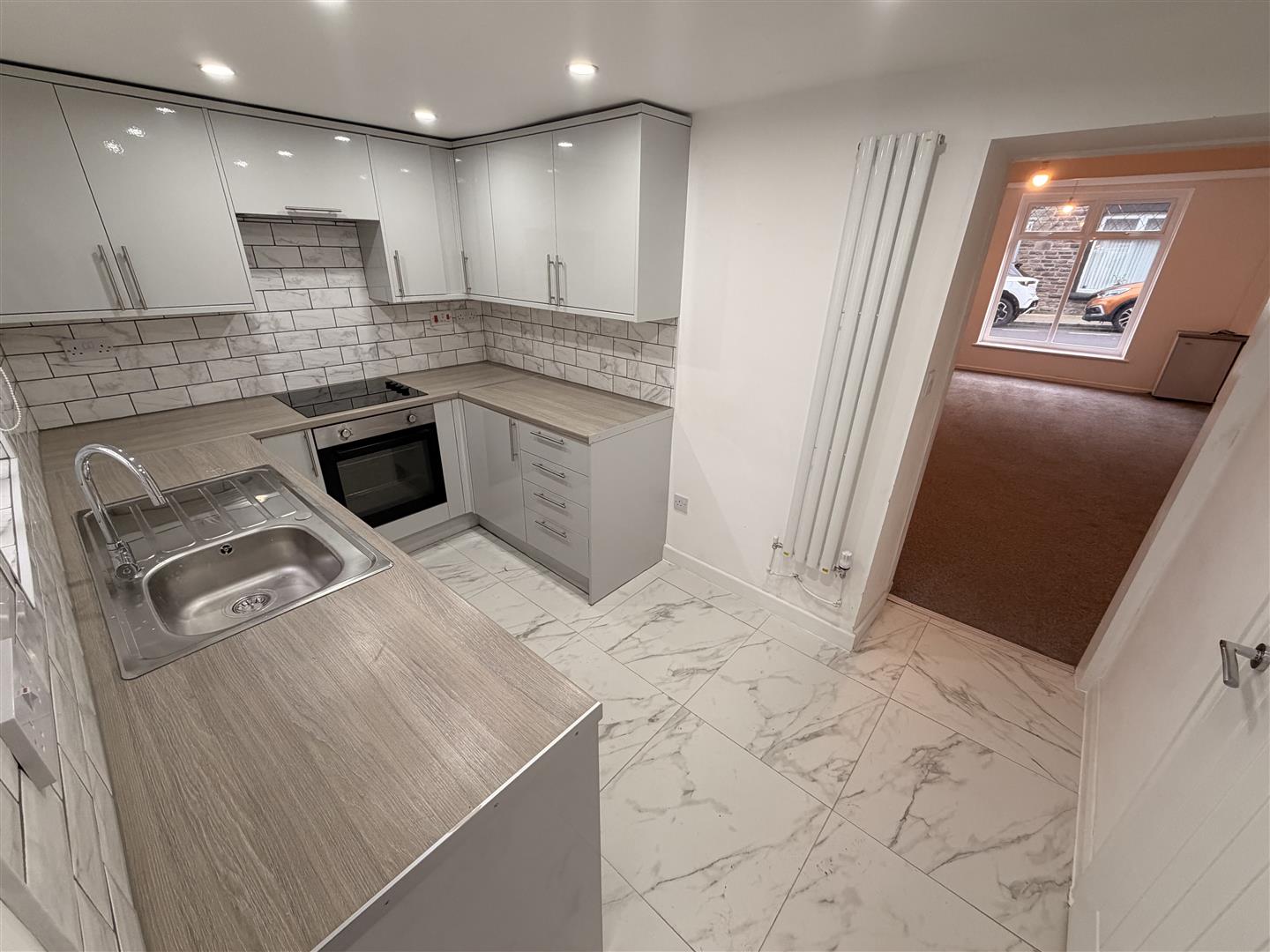 house - terraced for rent fox street