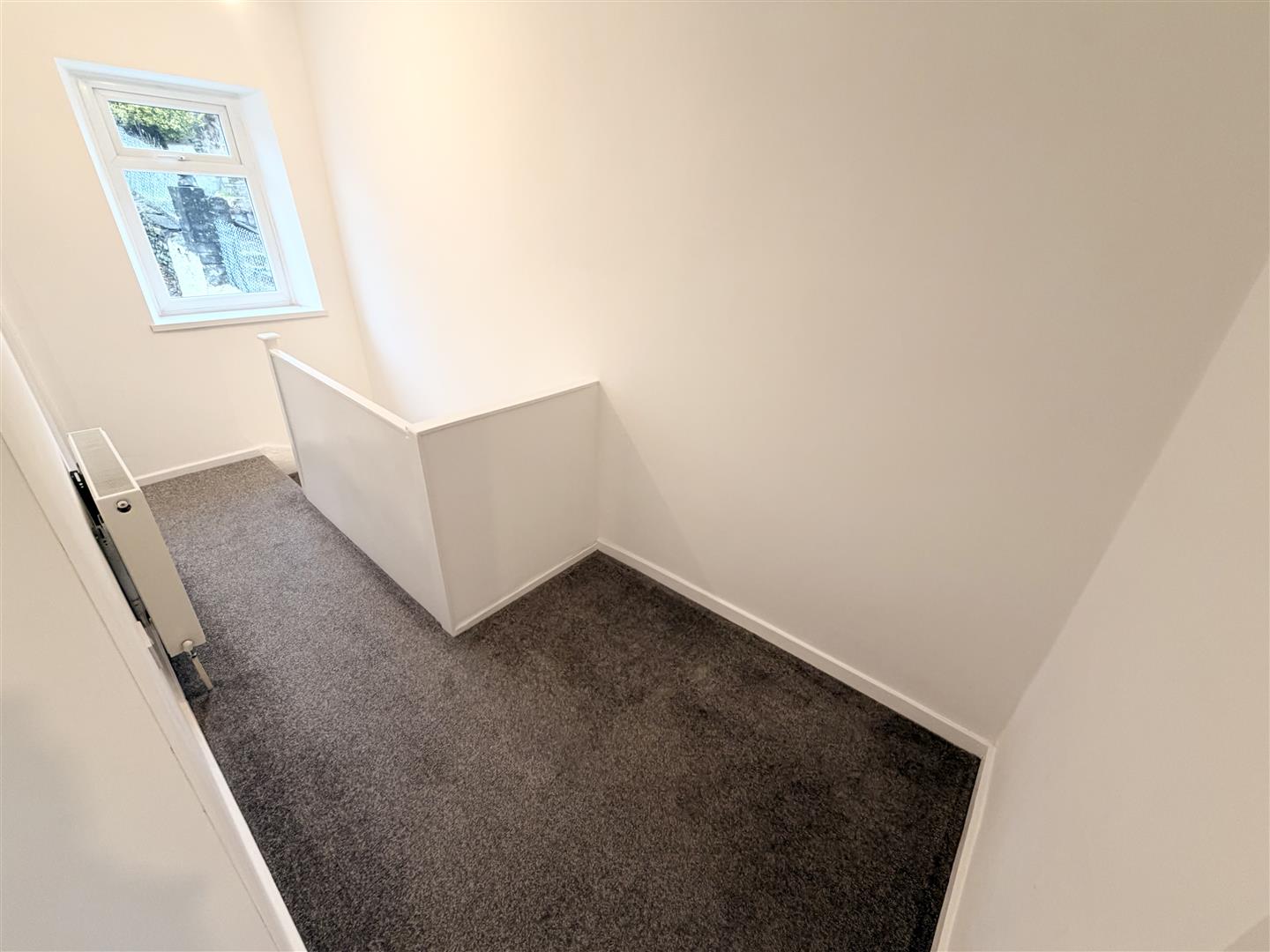 house - terraced for rent fox street