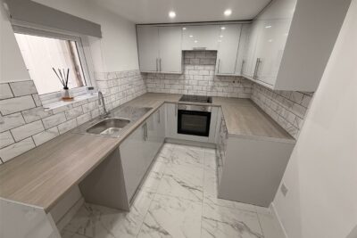 house - terraced for rent fox street