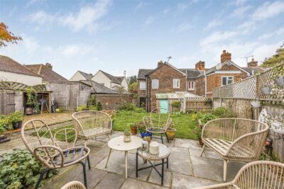 house - end terrace for sale north street