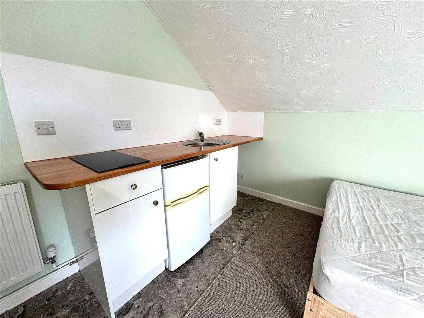 studio for rent waverley road