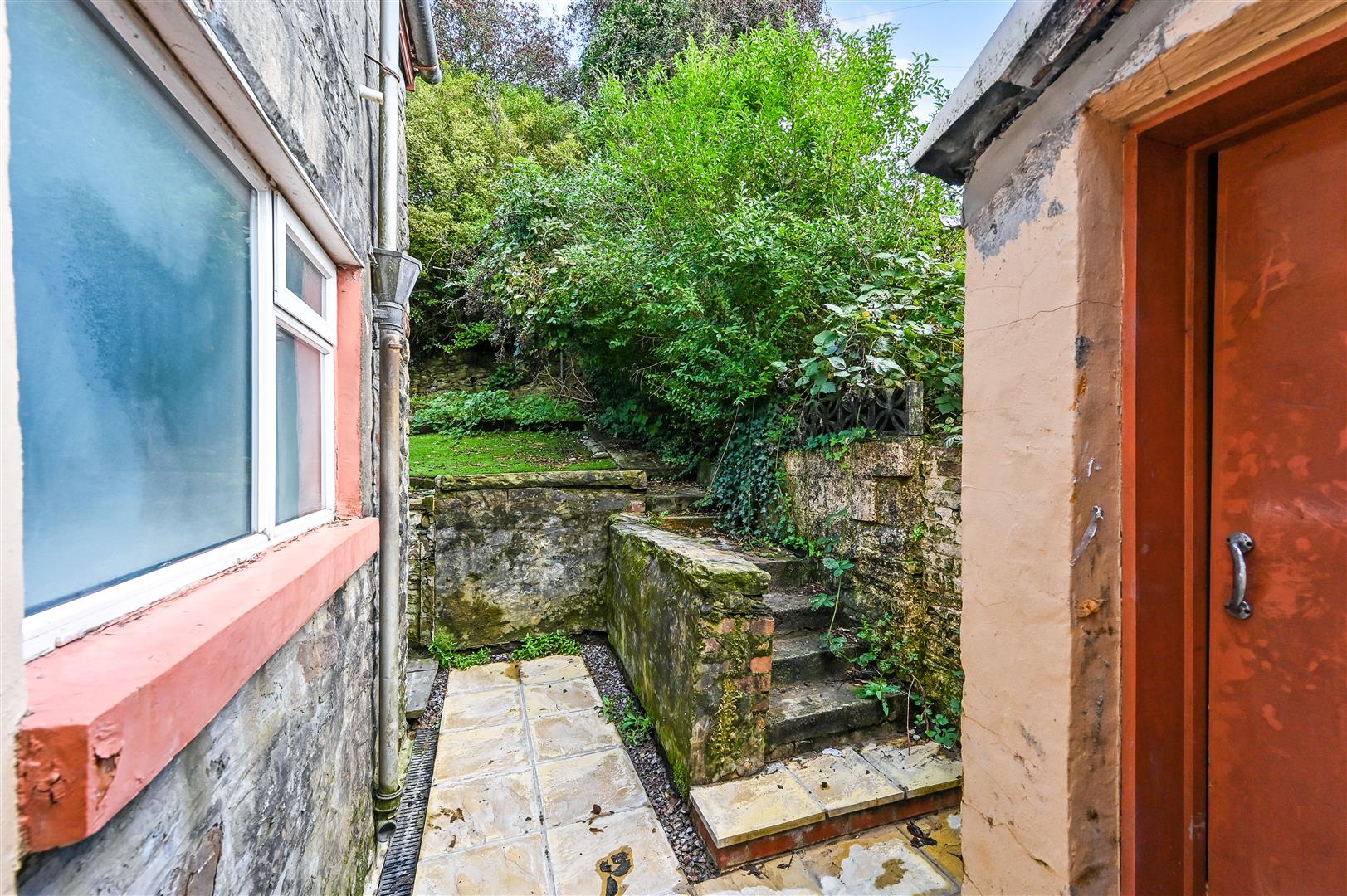 house - terraced for sale high street