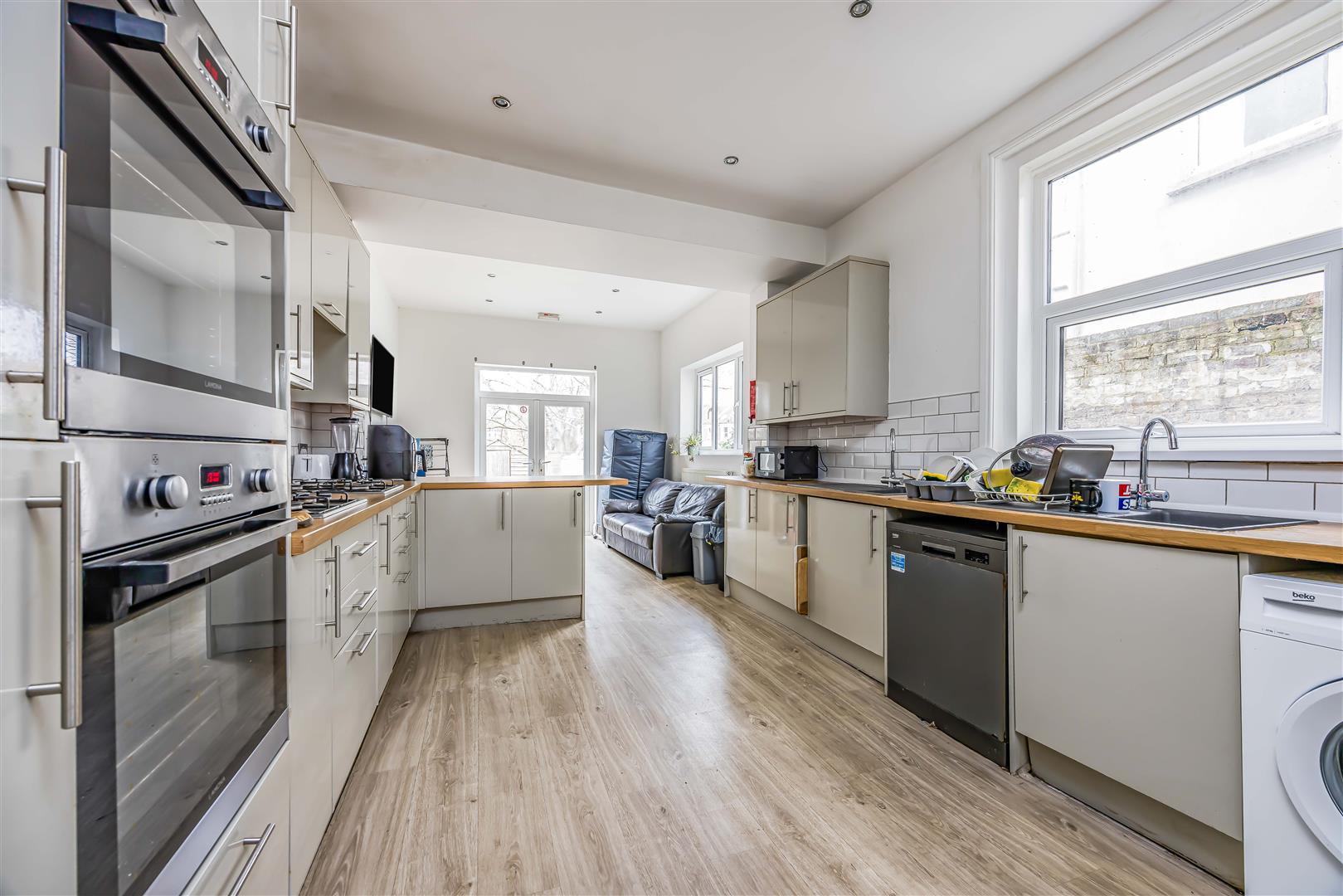 house - terraced for rent waverley road