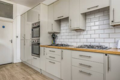 house - terraced for rent waverley road