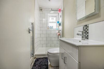 house - terraced for rent waverley road