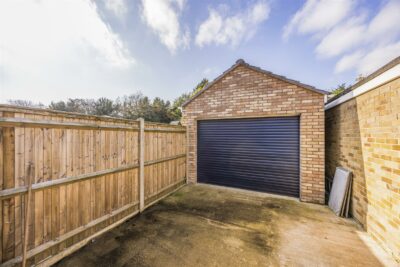 house - detached for sale brookmead way