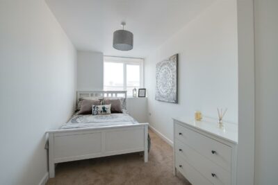 flat for rent isambard brunel road