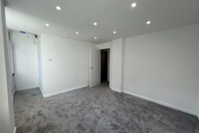 flat for rent ynyshir road