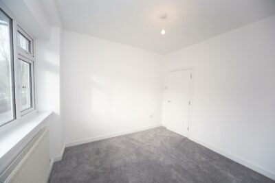 house - semi-detached for rent commercial road