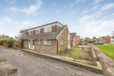 house - detached for sale grenfield court