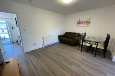 room for rent coaley road