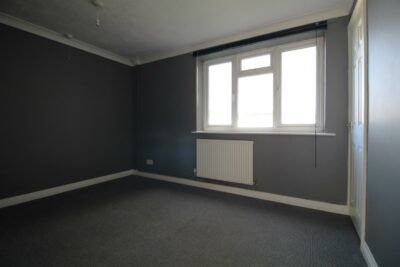 flat for rent winsor close