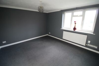 flat for rent winsor close