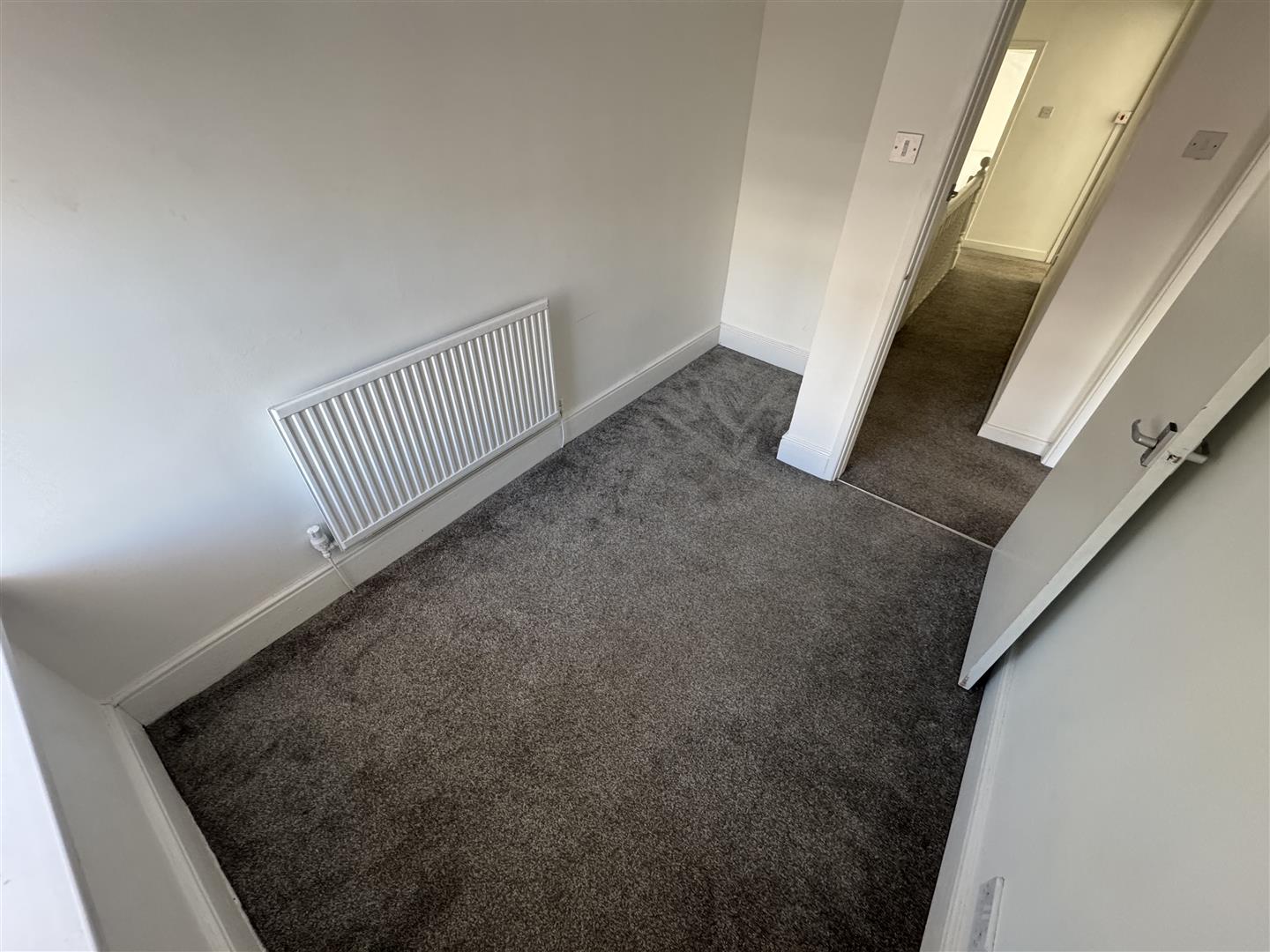 house - terraced for rent montague street