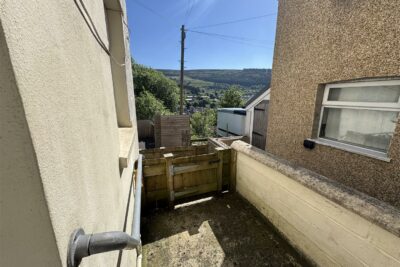 house - terraced for rent montague street