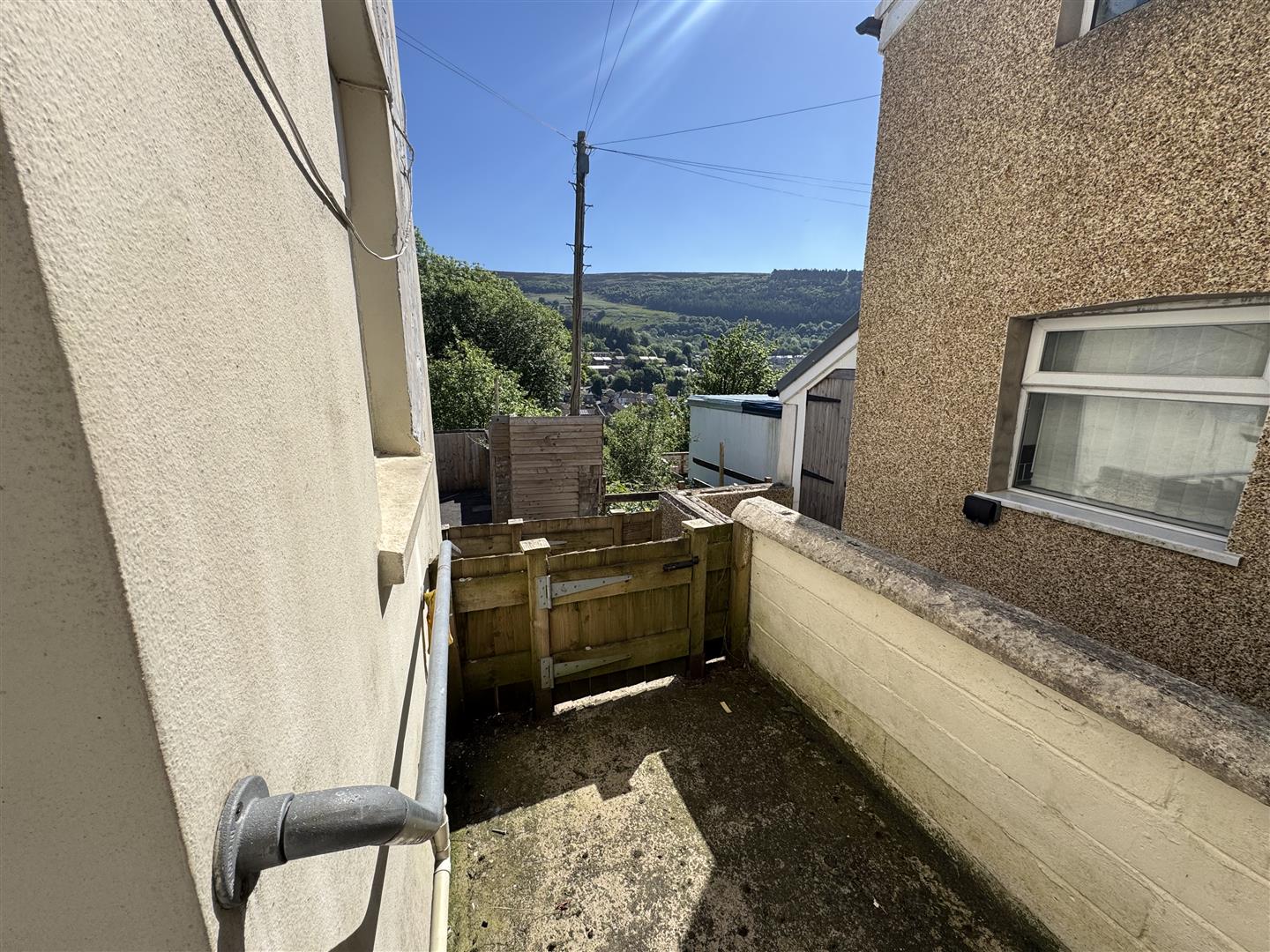 house - terraced for rent montague street