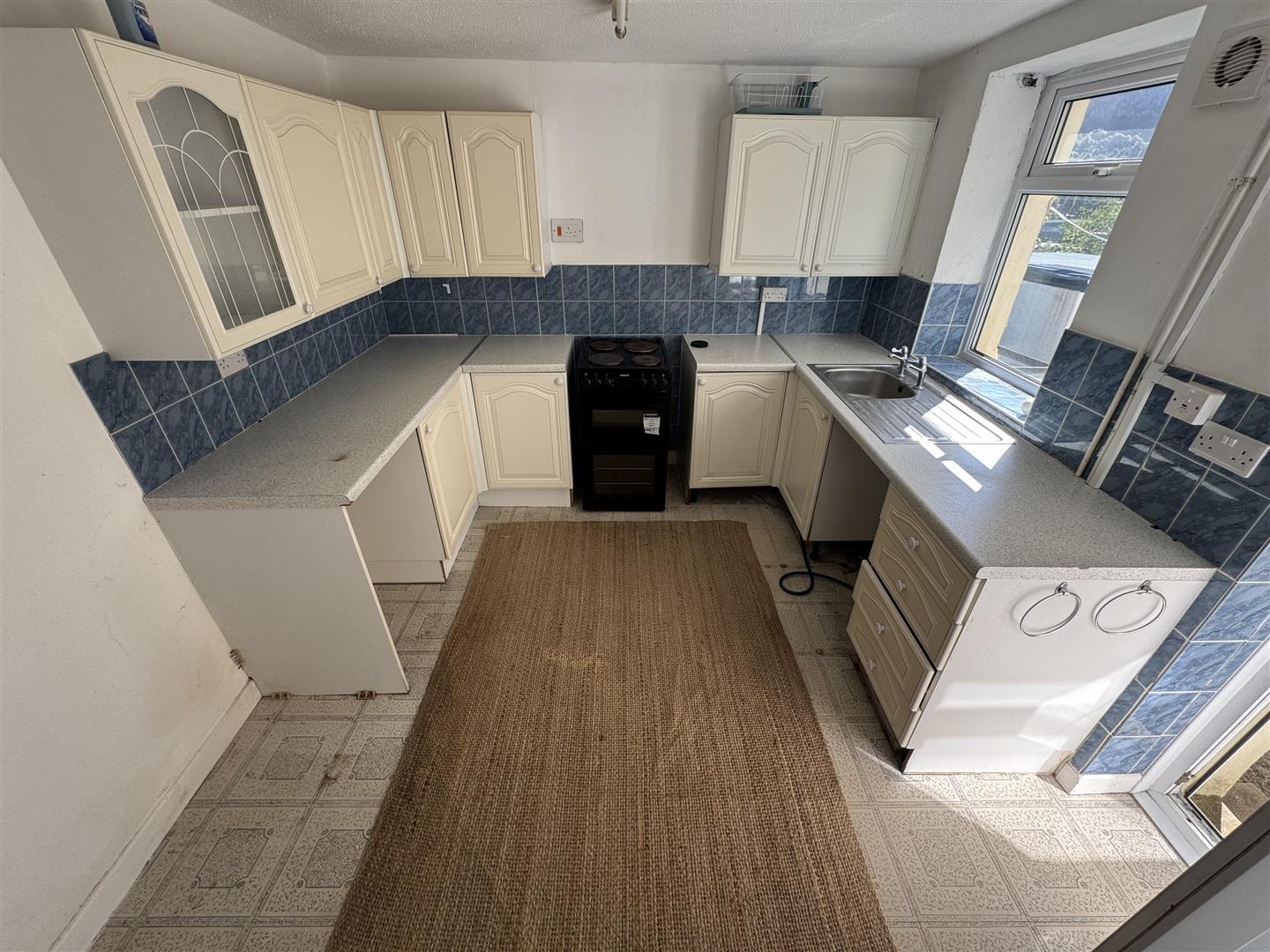 house - terraced for rent montague street