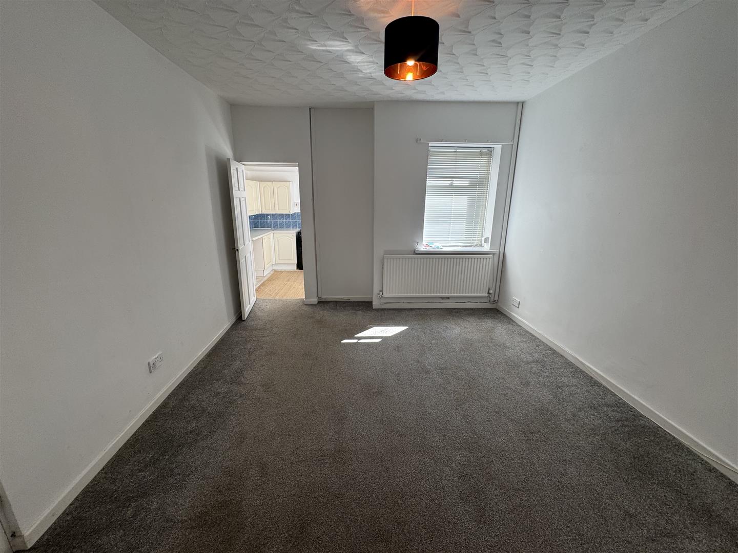 house - terraced for rent montague street