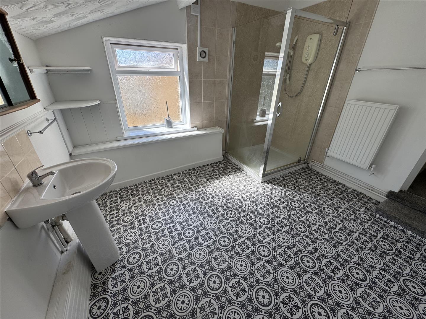 house - terraced for rent montague street