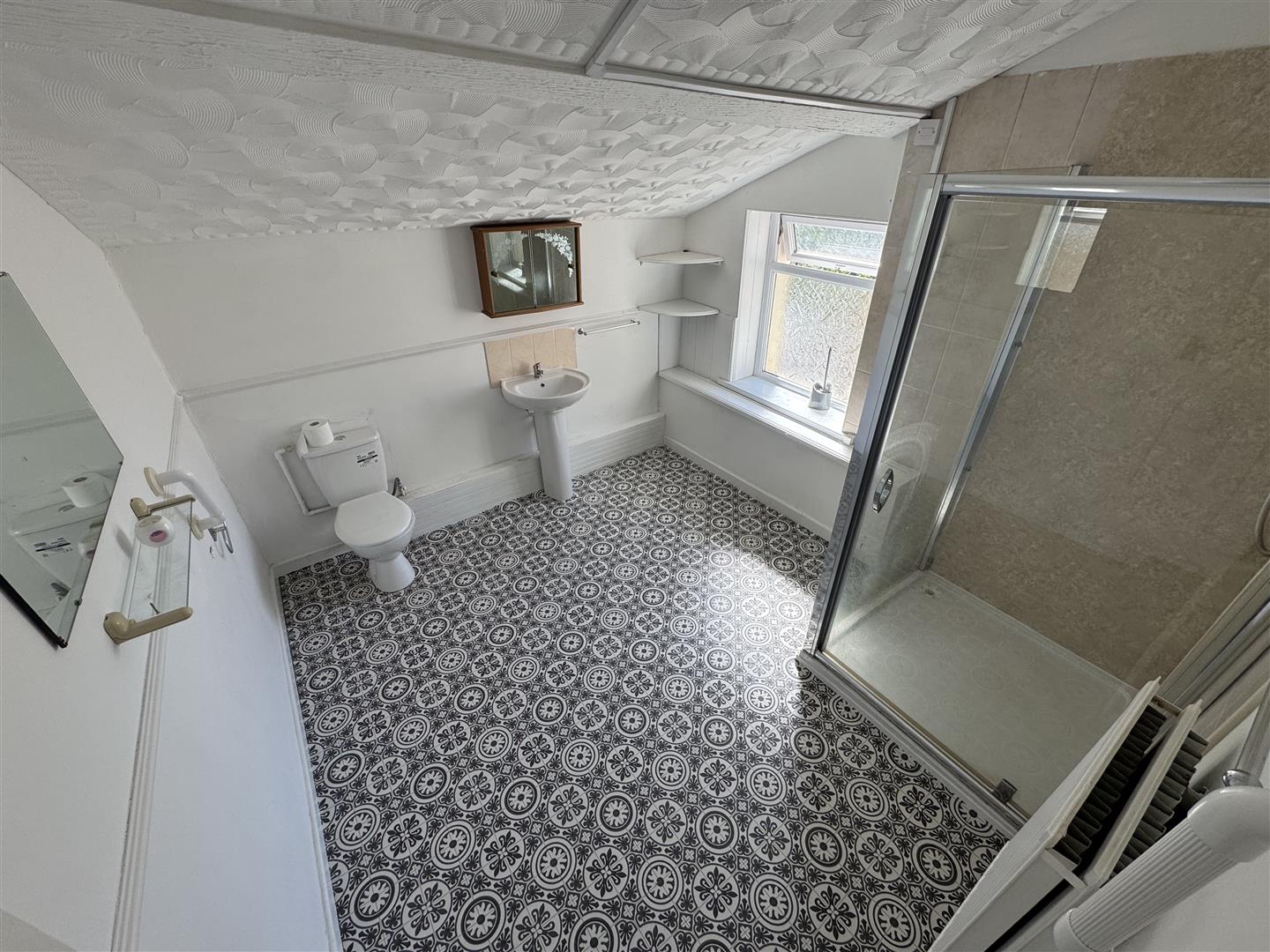 house - terraced for rent montague street