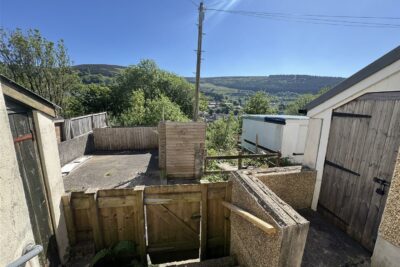 house - terraced for rent montague street