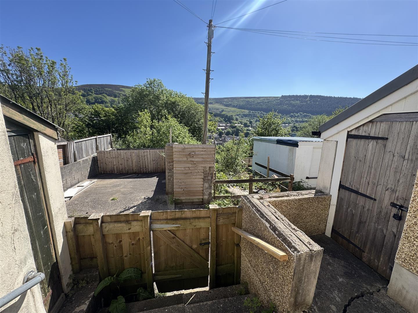house - terraced for rent montague street