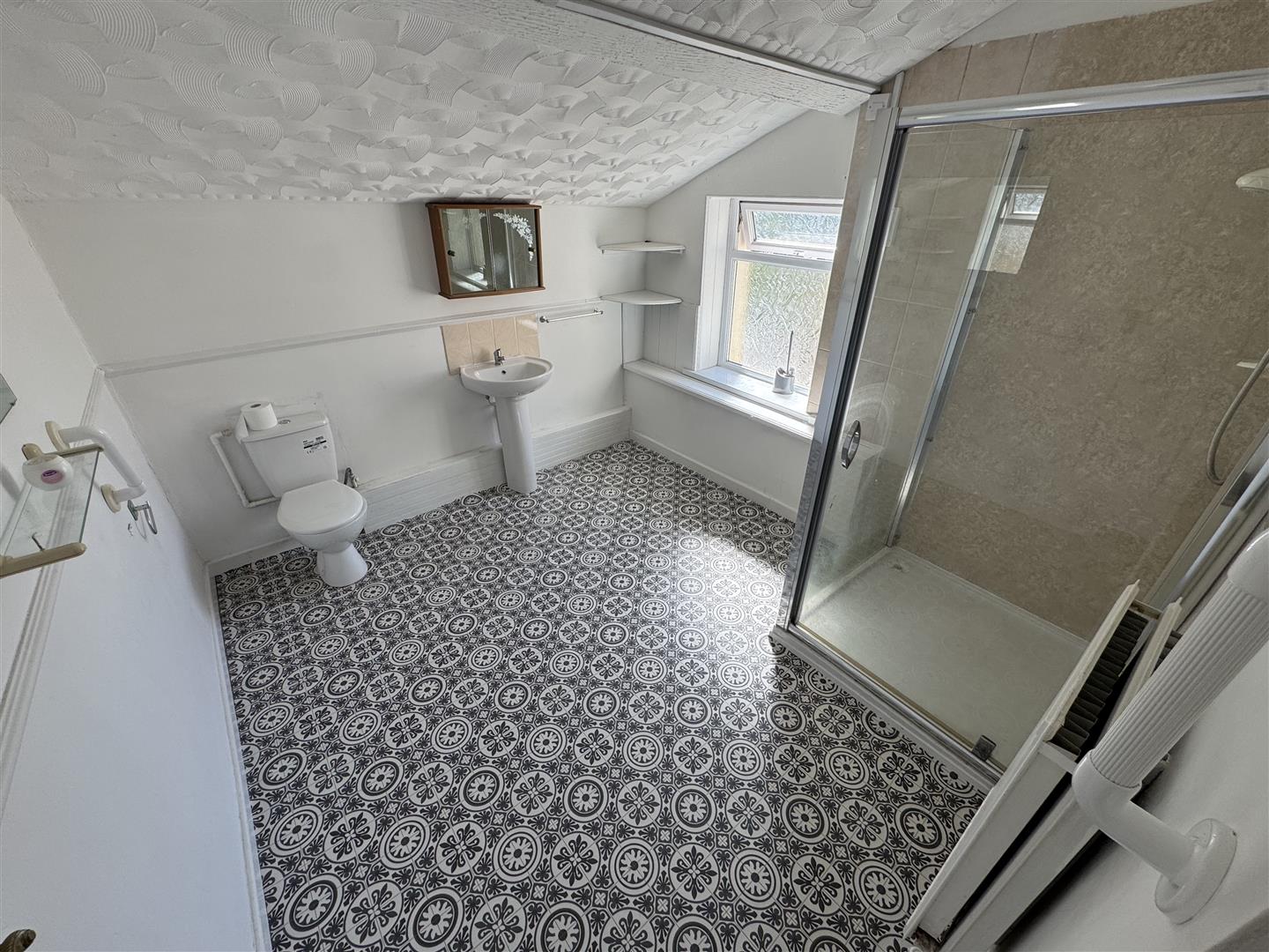 house - terraced for rent montague street