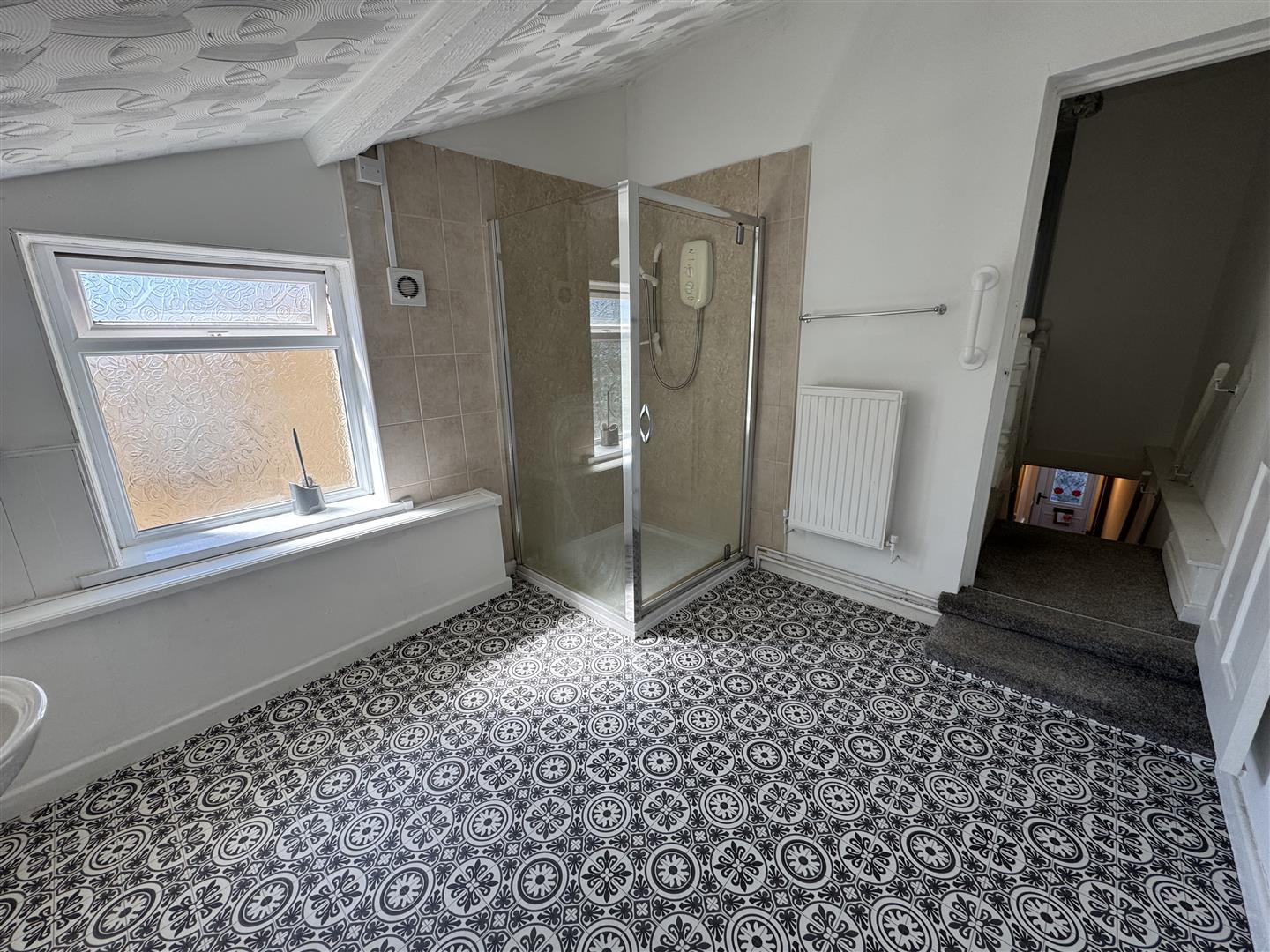 house - terraced for rent montague street
