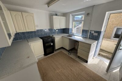 house - terraced for rent montague street