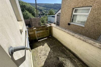house - terraced for rent montague street