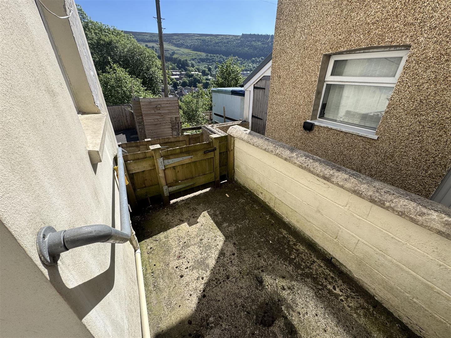 house - terraced for rent montague street