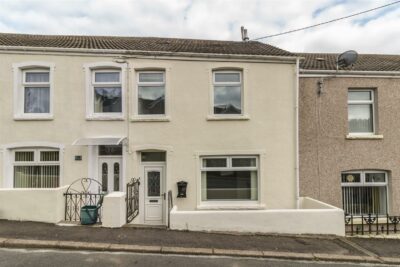 house - terraced for rent montague street