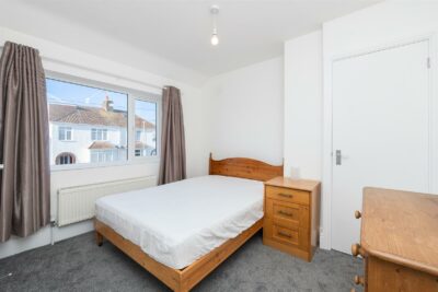 room for rent coaley road