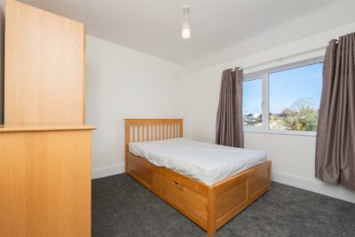 room for rent coaley road