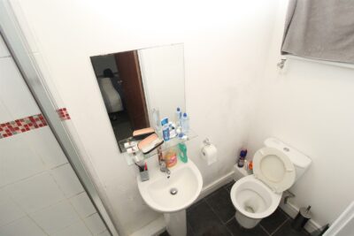 room for rent llantwit road