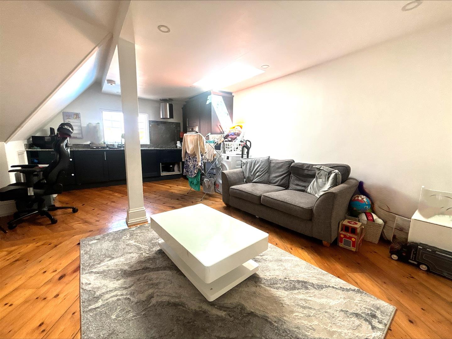 apartment for rent white hart court