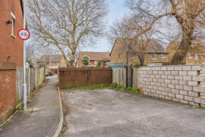 house - end terrace for sale station road