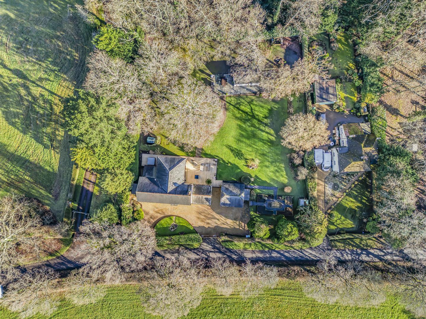 house - detached for sale broad lane