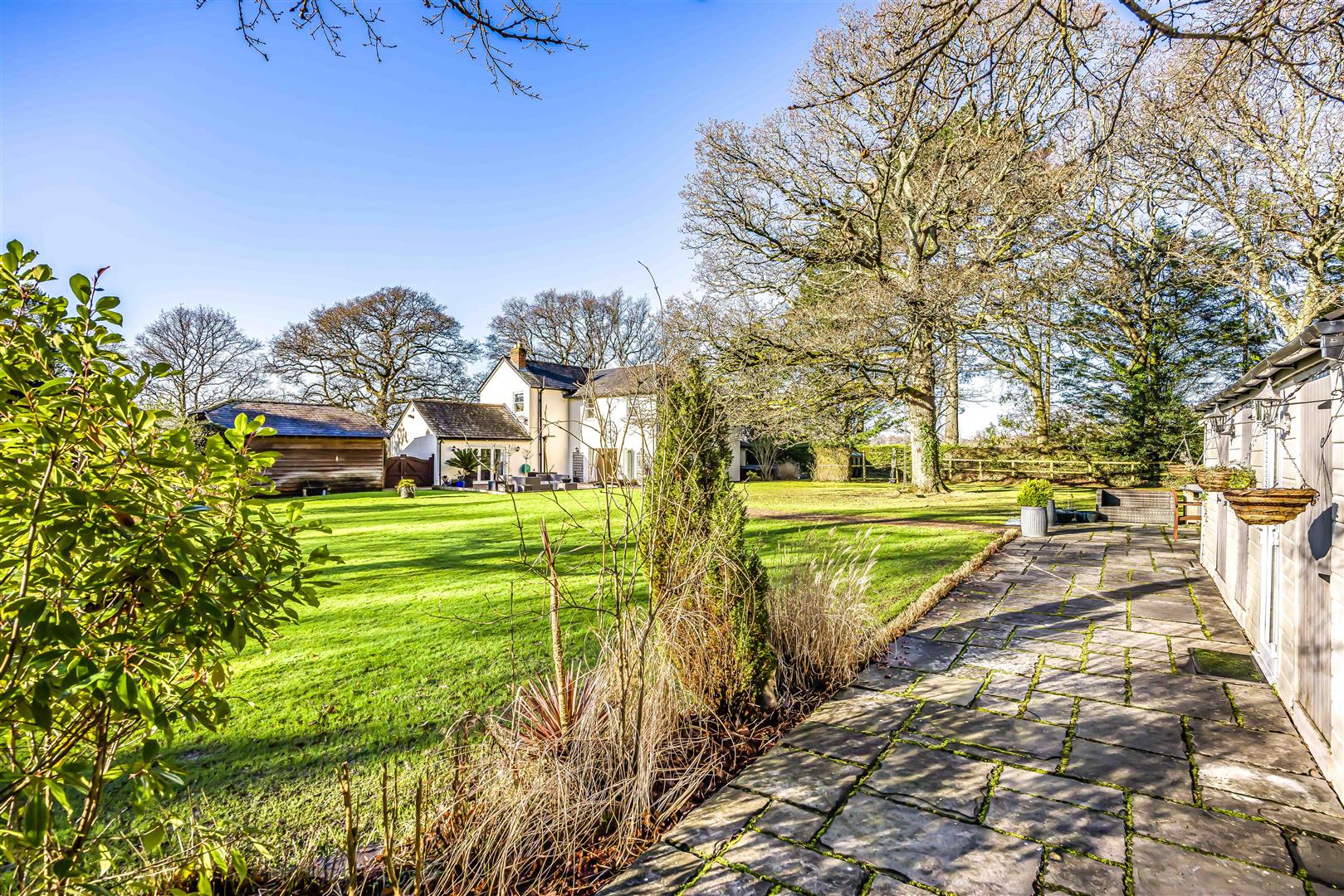 house - detached for sale broad lane