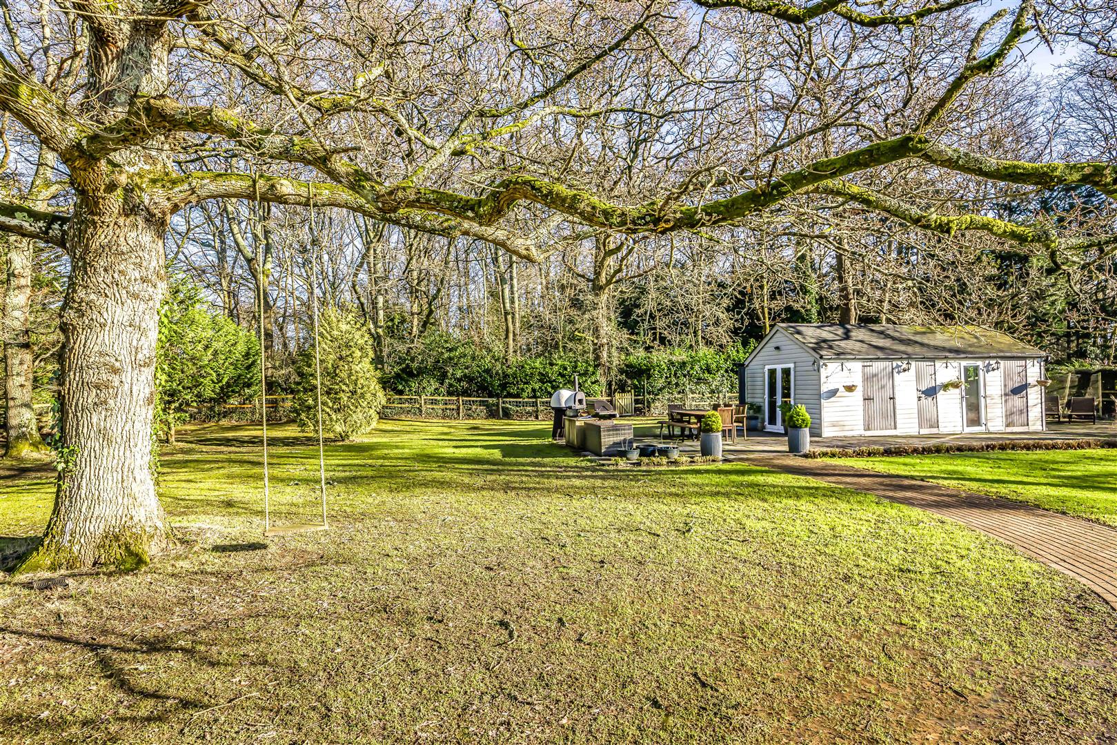 house - detached for sale broad lane