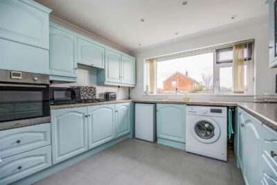 house - semi-detached for sale bardon way