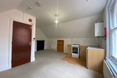 studio for rent clarendon road