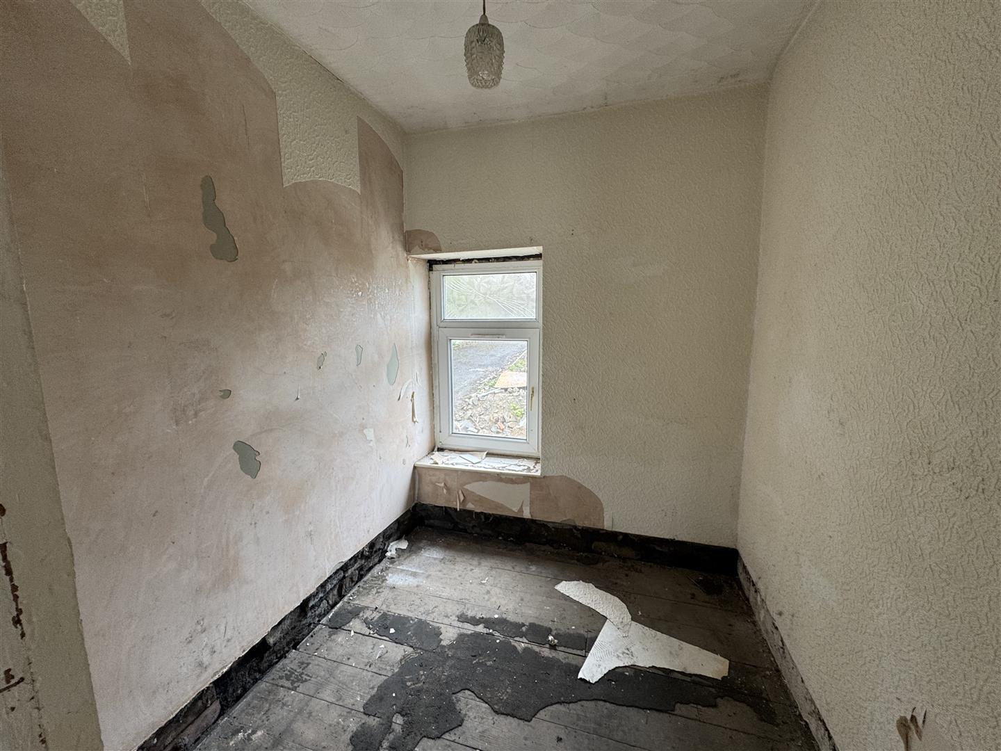 house - end terrace for sale sunny bank