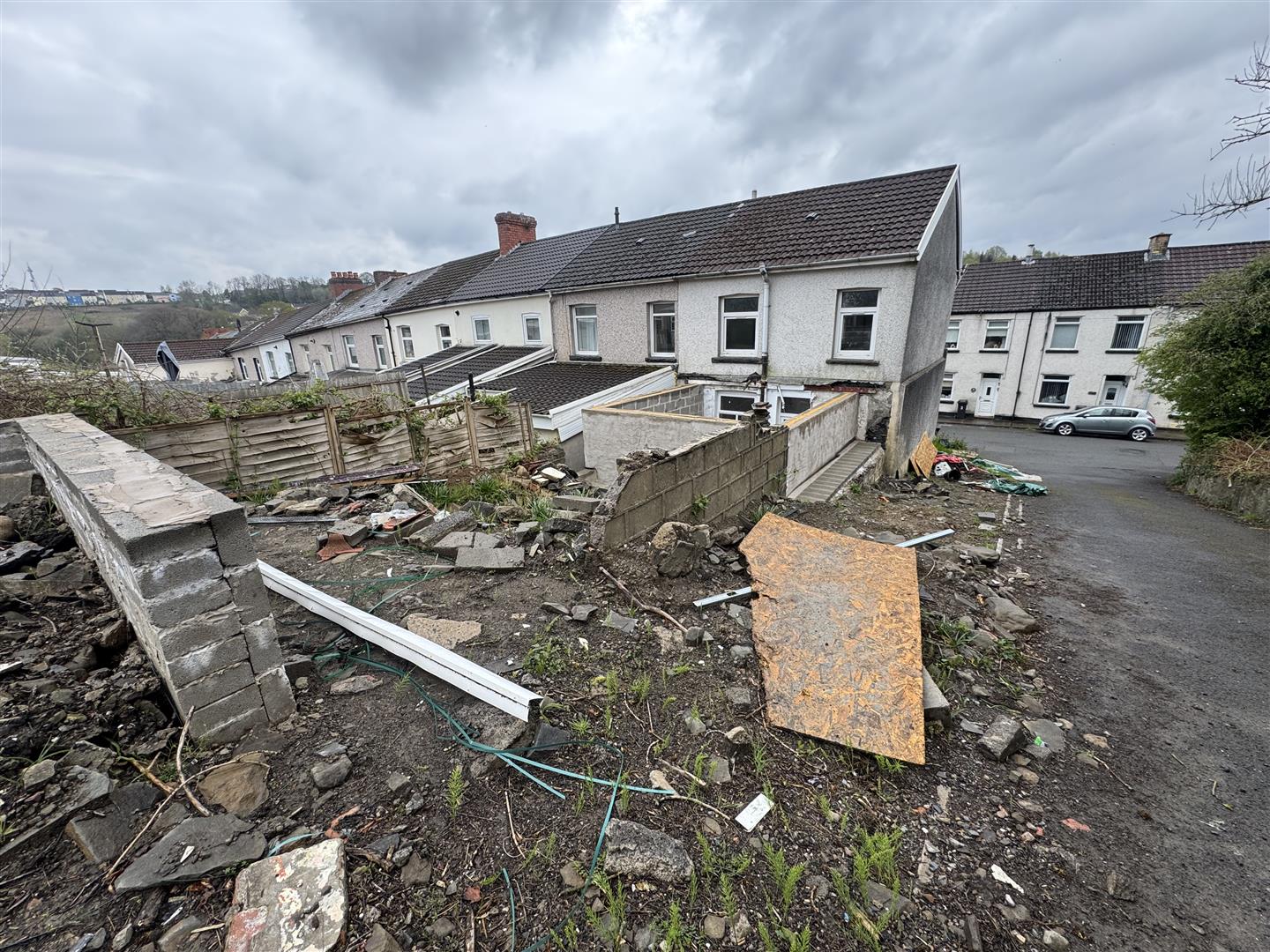 house - end terrace for sale sunny bank
