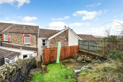 house - terraced for sale laura street