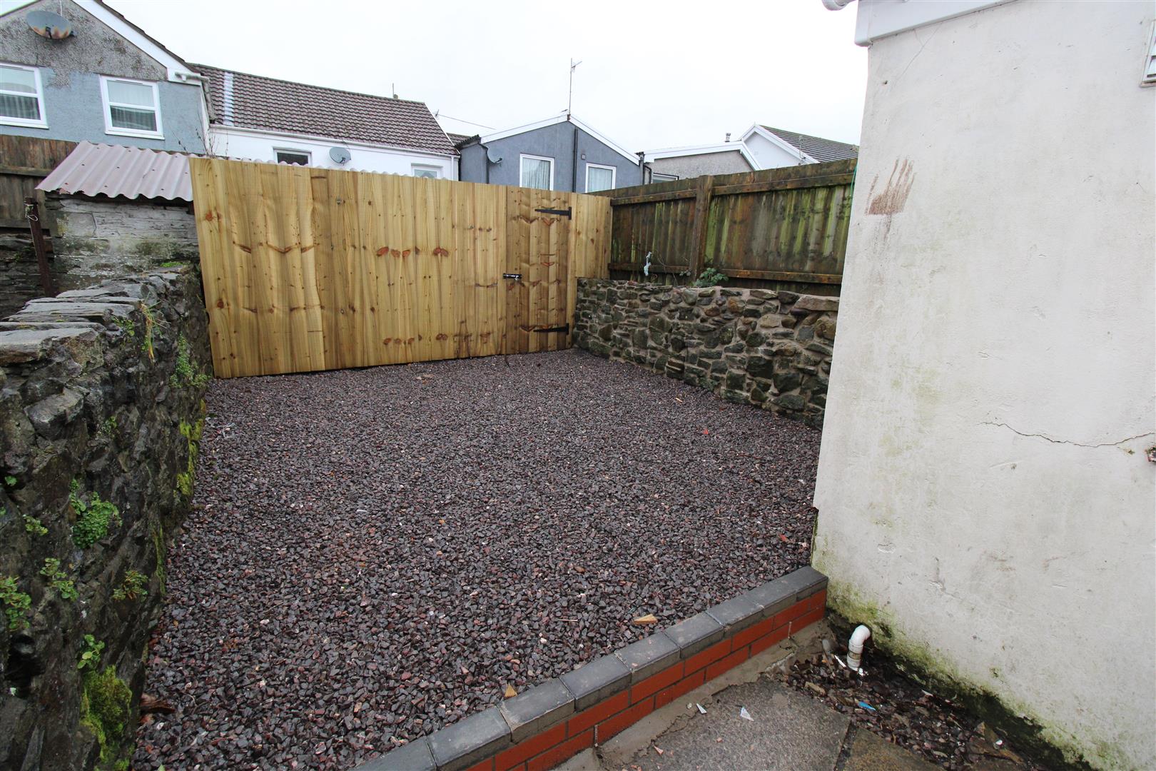 house - terraced for rent poplar street