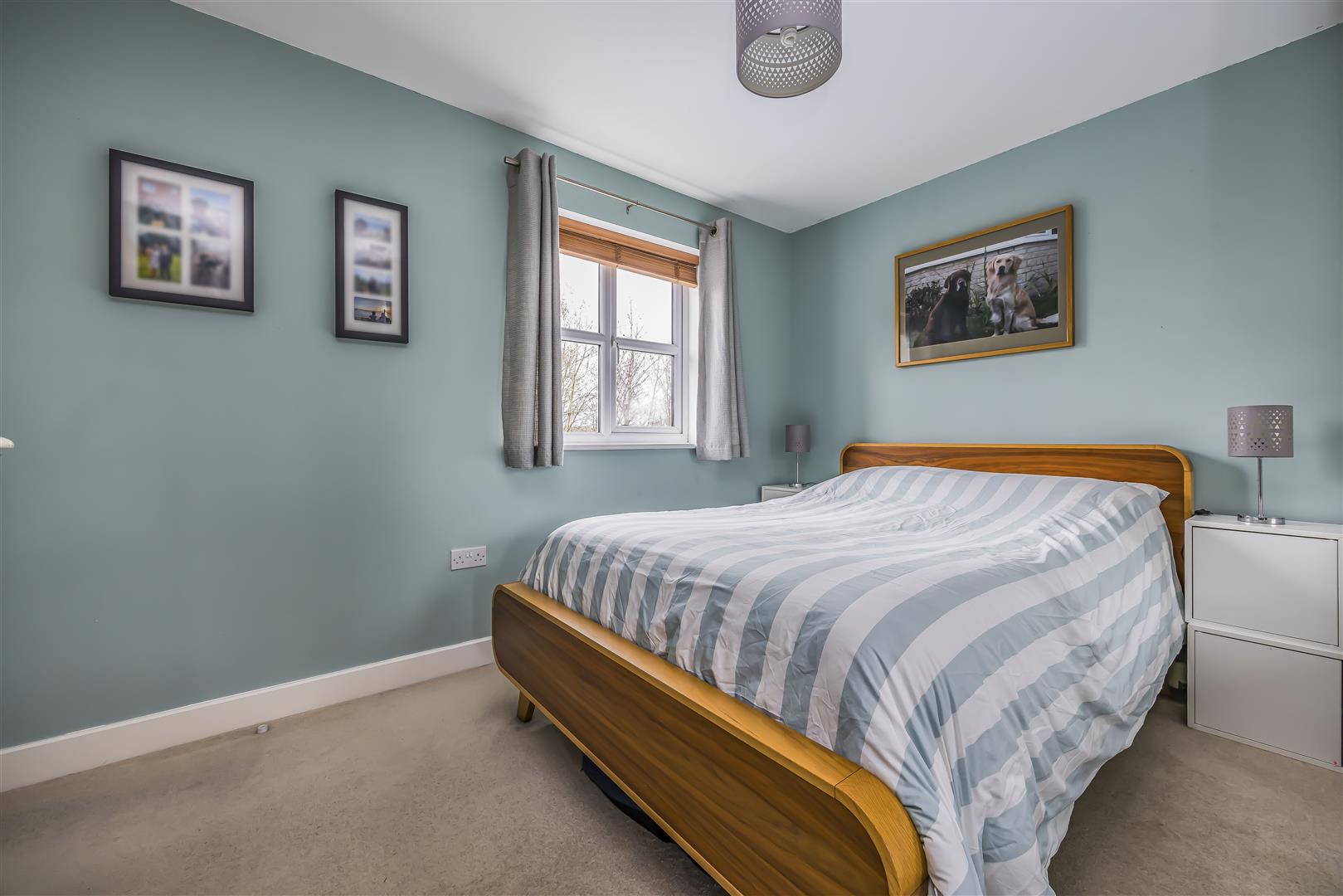 house - semi-detached for sale spire view