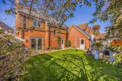 house for sale longcroft way